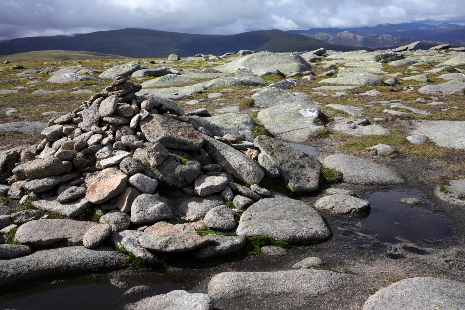 Carn a' Choire Bhoidheach