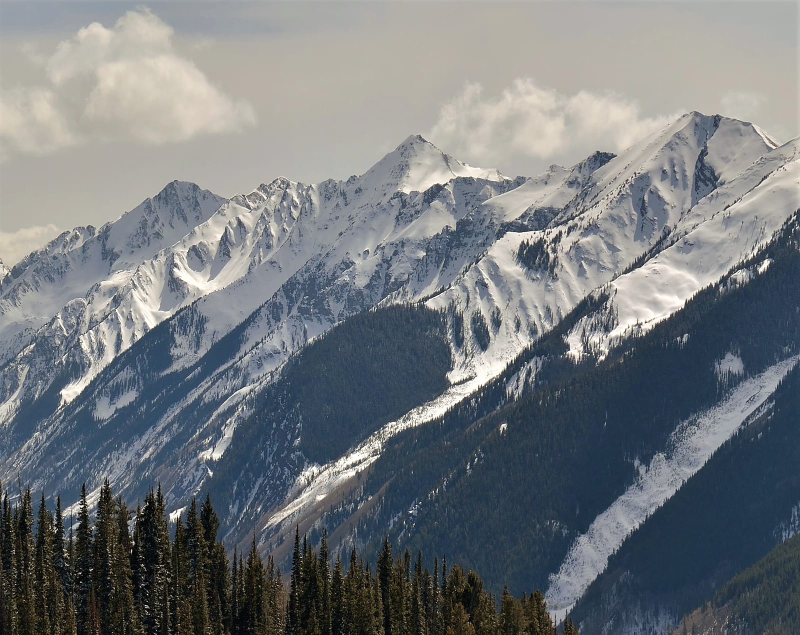 Hunter Peak, a peak on the Colorado 13ers list